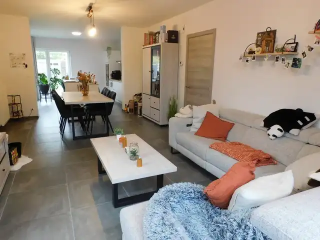 Rustig gelegen gelijkvloers appartement met tuin en carport foto 3