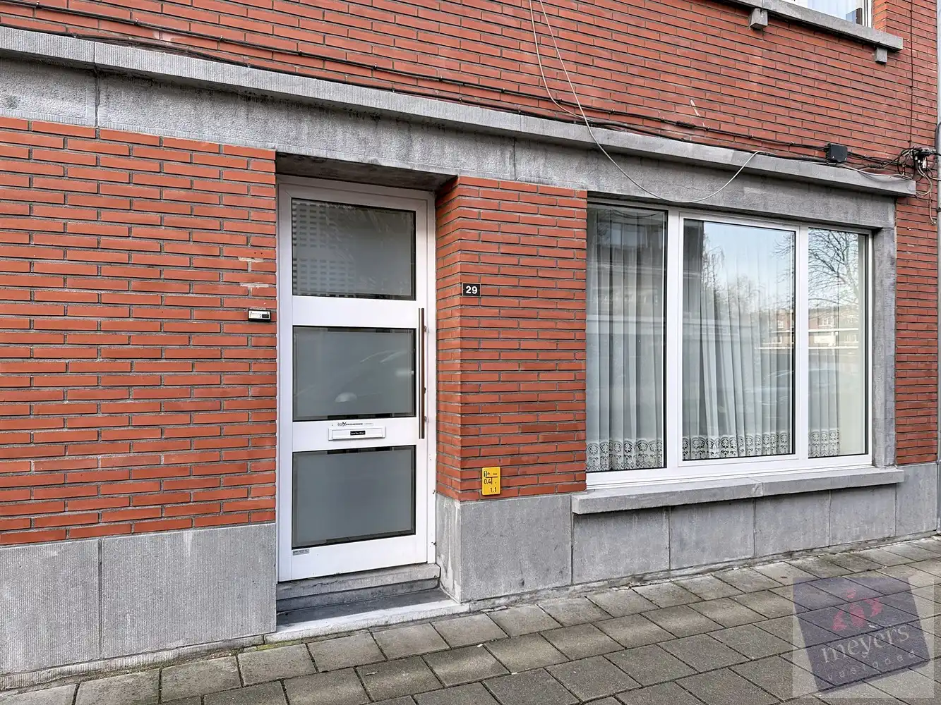 Gezellig gelijkvloers appartement met autostaanplaats in het centrum van Hasselt foto {{pictureIndex}}