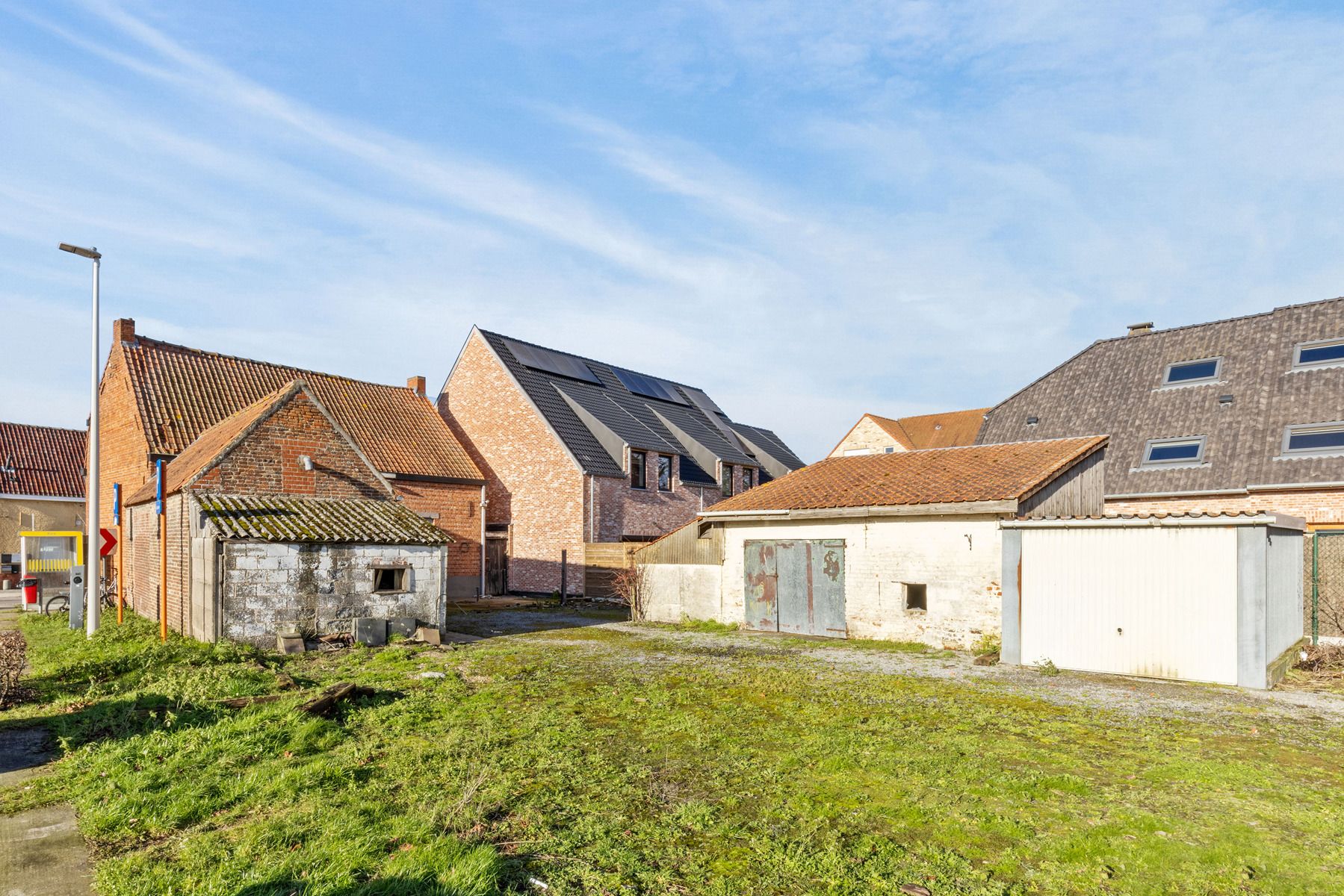 Ruim perceel met mogelijkheden voor nieuwbouw foto 5