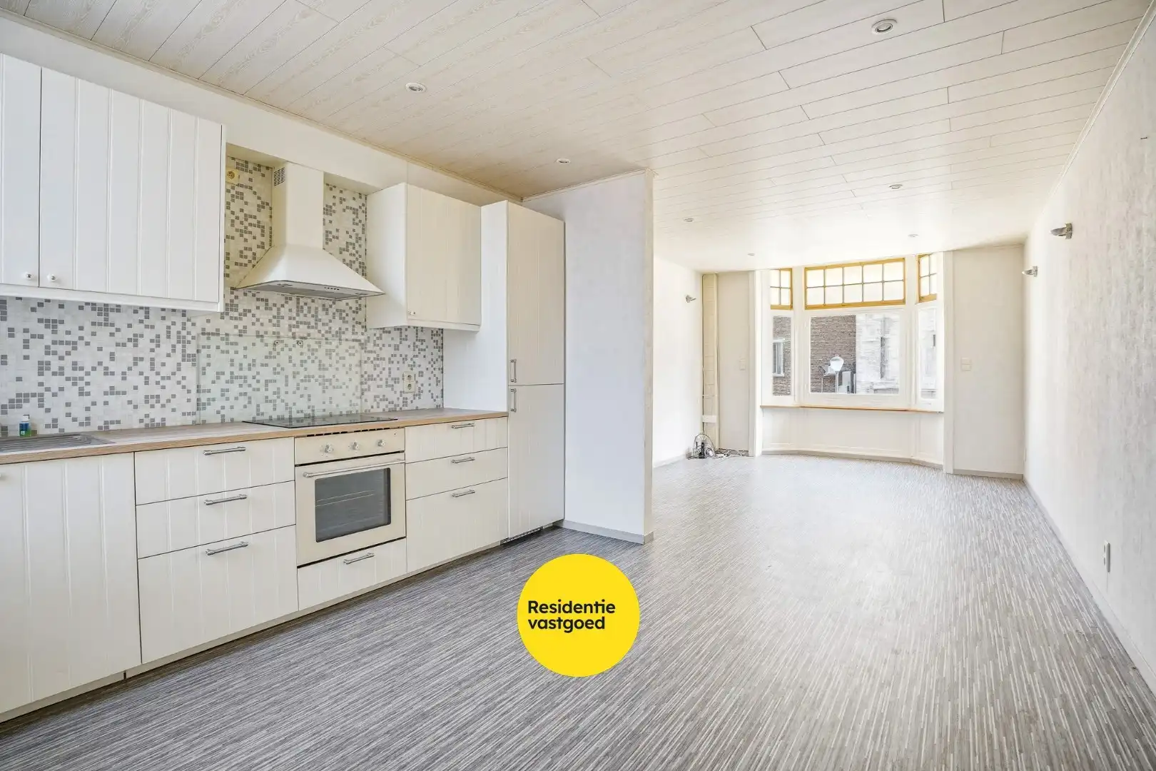 Goed gelegen gebouw op 117m² te De Panne bestaande uit een handelsruimte en woonst.  foto 8