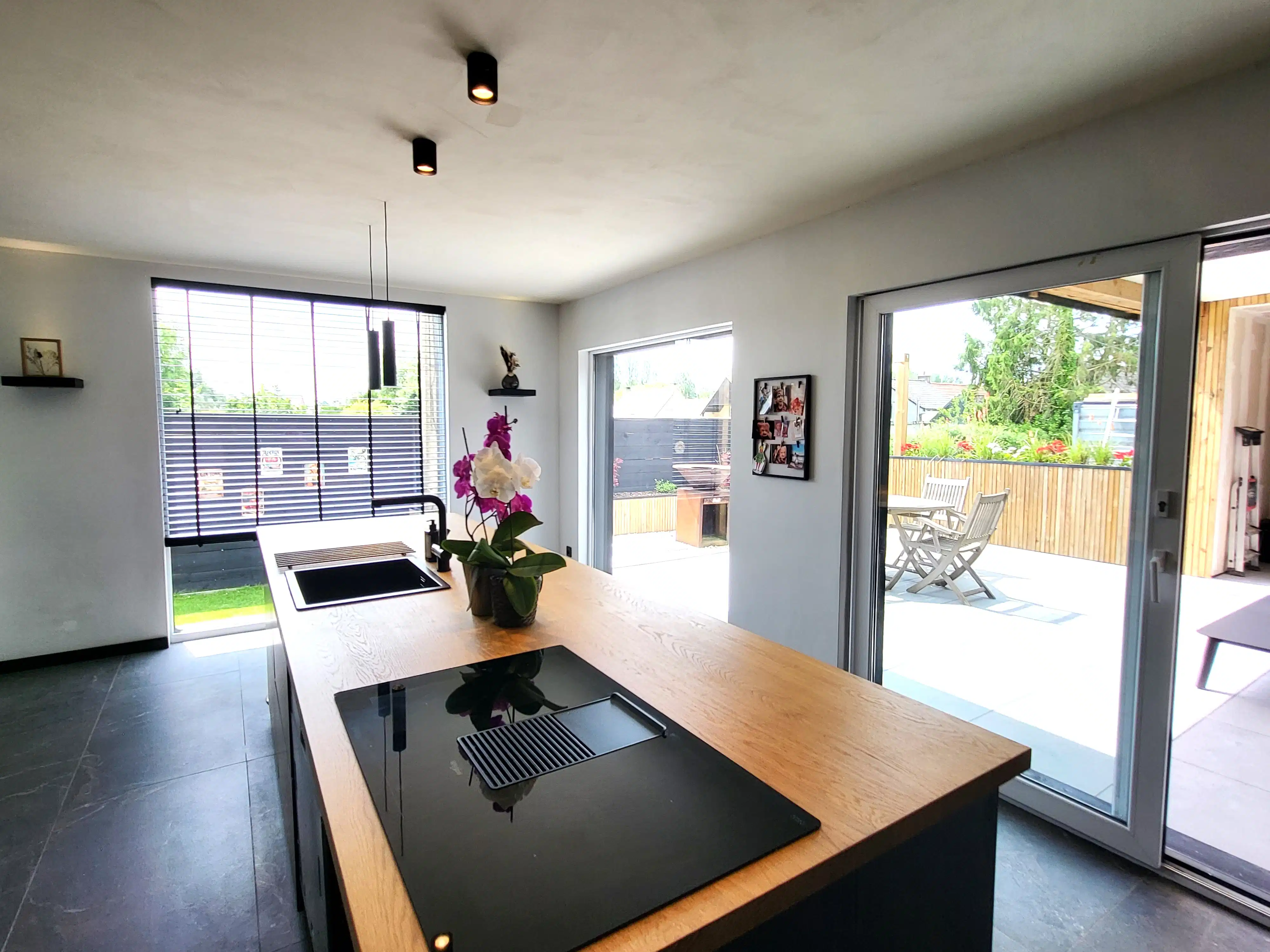 Instapklare en energiezuinige woning die tussen 2021 en 2026 grondig werd gerenoveerd, gelegen in het landelijke Smeerebbe-Vloerzegem. foto 20
