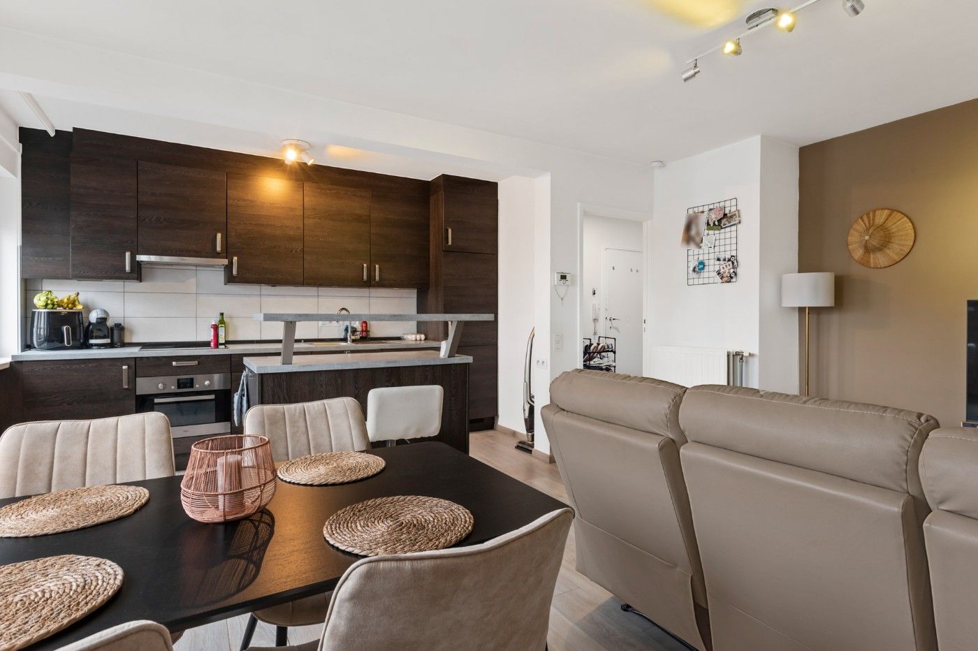 Centraal gelegen, instapklaar appt. met 1 slpk. foto 7