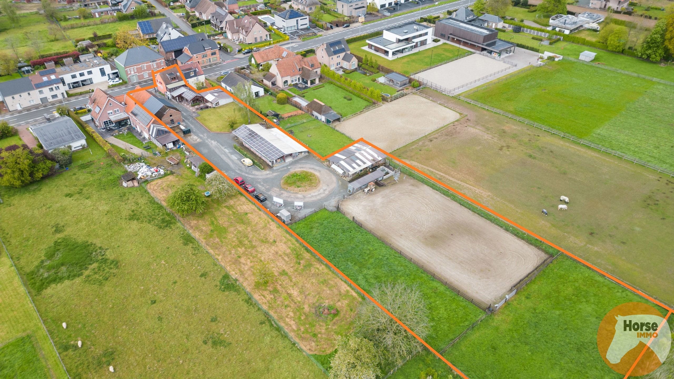 ASPELARE - Ruime woning met buitenpiste en stallingen op 55are foto 1