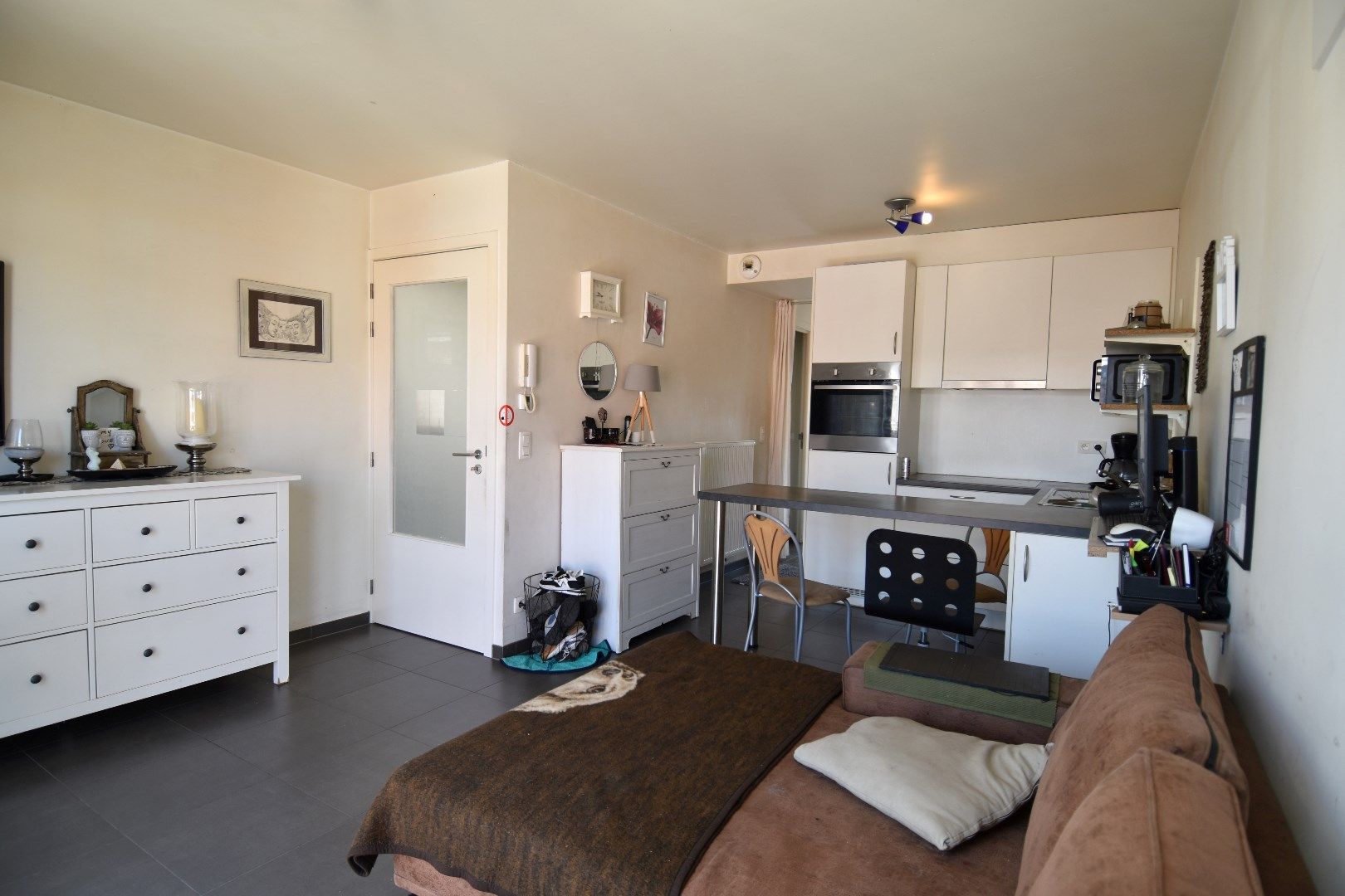 Instapklaar 1-slaapkamerappartement op toplocatie nabij het centrum van Kortrijk foto 4