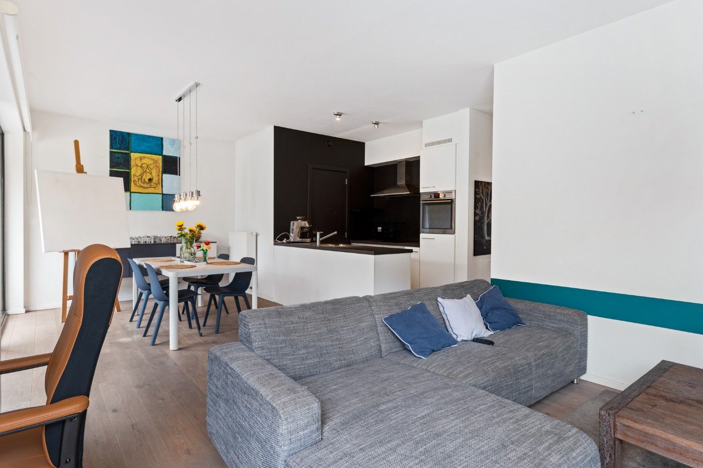 Recent app. op 1e verd. met 2 slpk. in Cadix-buurt te Antwerpen foto 5