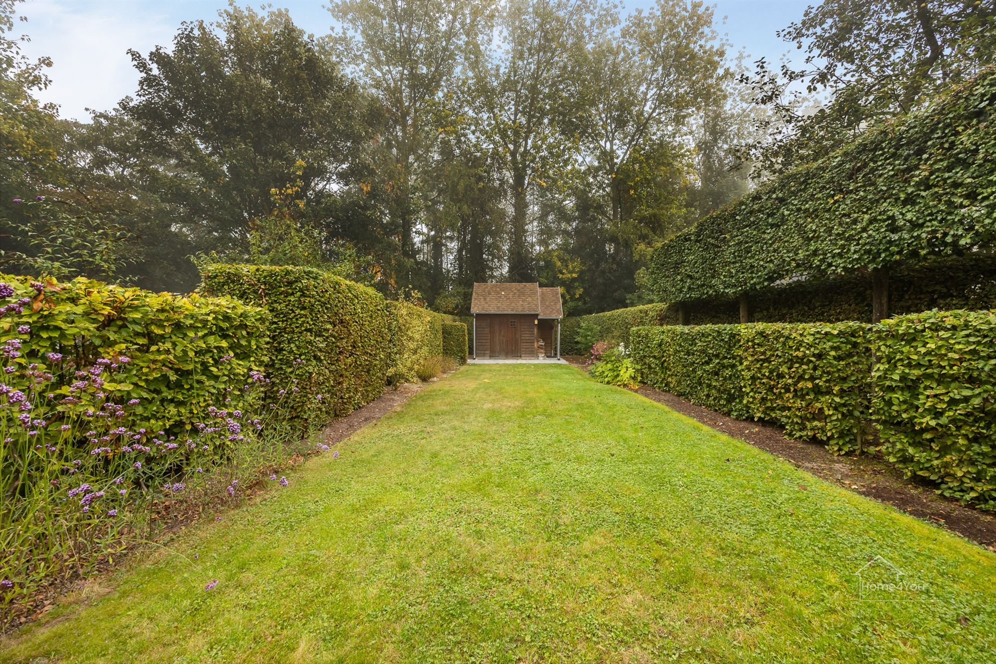 Instapklare gezinswoning met 4 slaapkamers en tuin foto 5