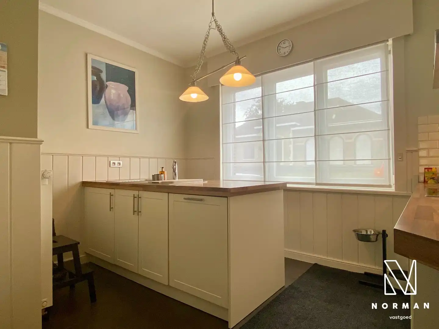 Instapklare woning met grote garage en uitweg in Harelbeke! foto 7