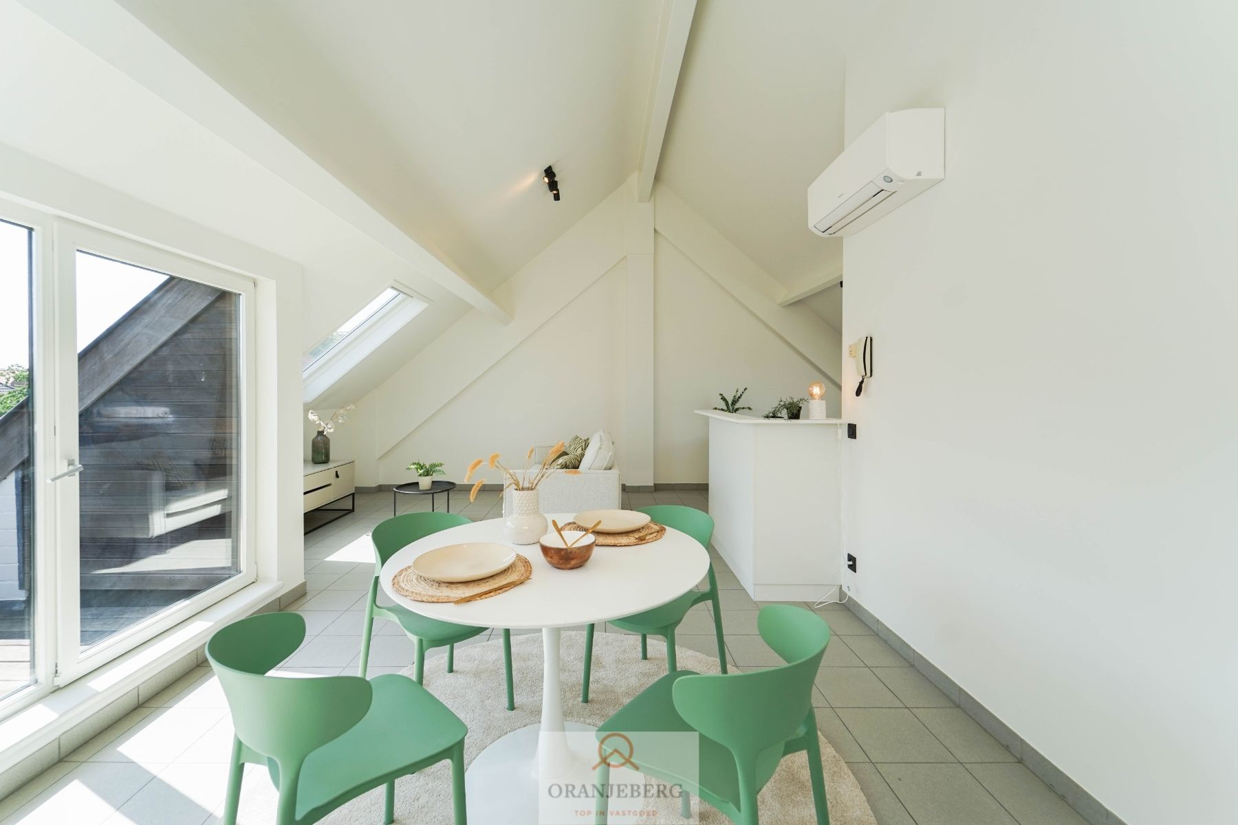 Lichtrijk 1 slpk-appartement met terras Sint-Amandsberg! foto 6