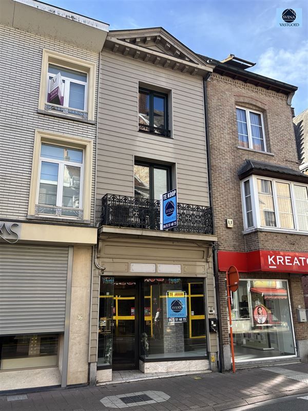 HANDELSZAAK + WOONST IN HET CENTRUM VAN GERAARDSBERGEN foto {{pictureIndex}}