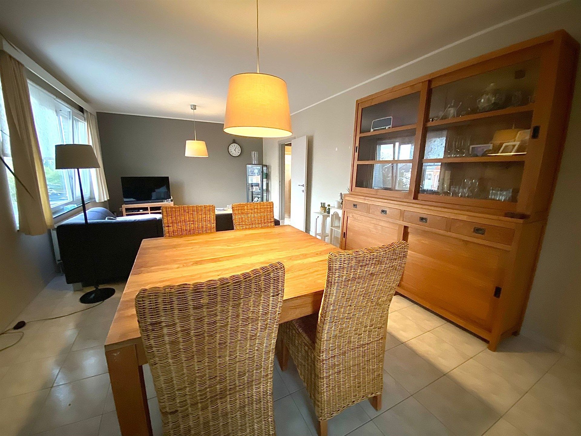 Ruim appartement met twee slaapkamers en terras foto 2