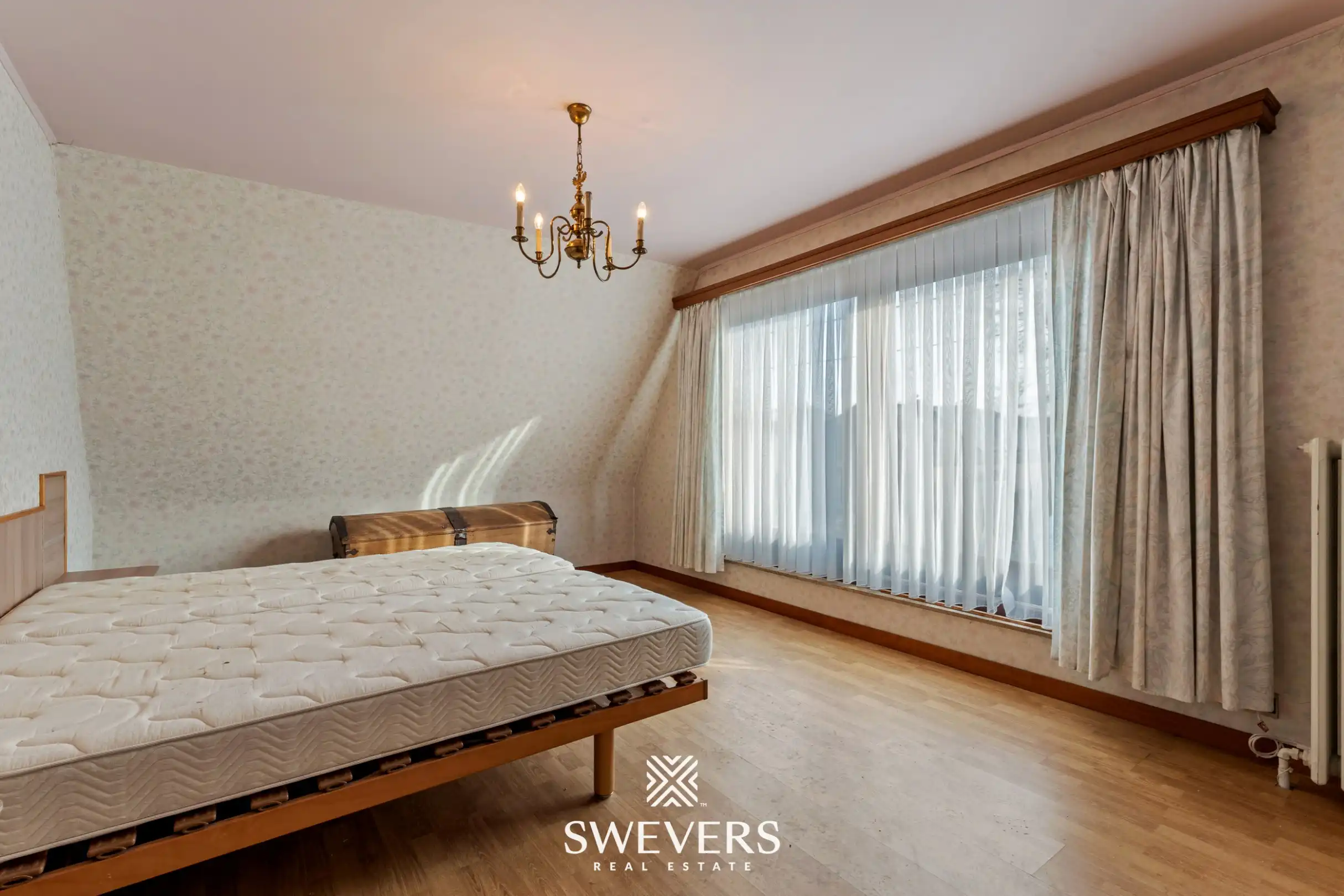 Ruime open bebouwing met inpandige garage en mooie tuin nabij het centrum van Hasselt foto 19