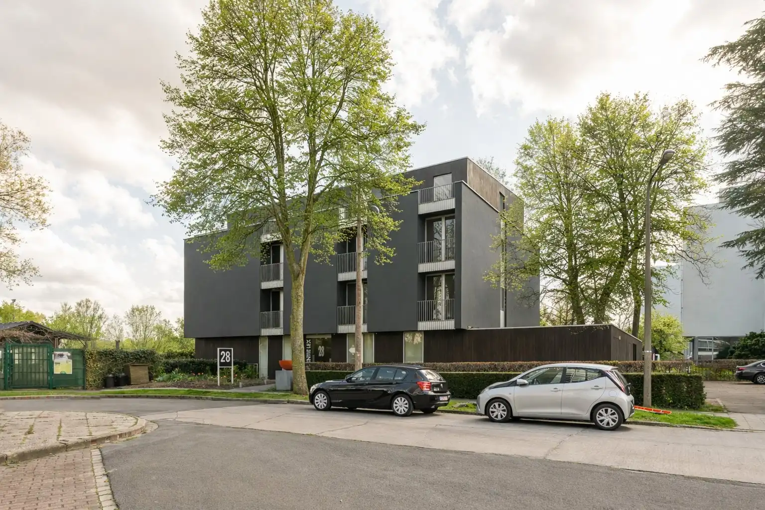 Prachtig 3-slaapkamer appartement en autostaanplaats in rustige en groene omgeving foto 13