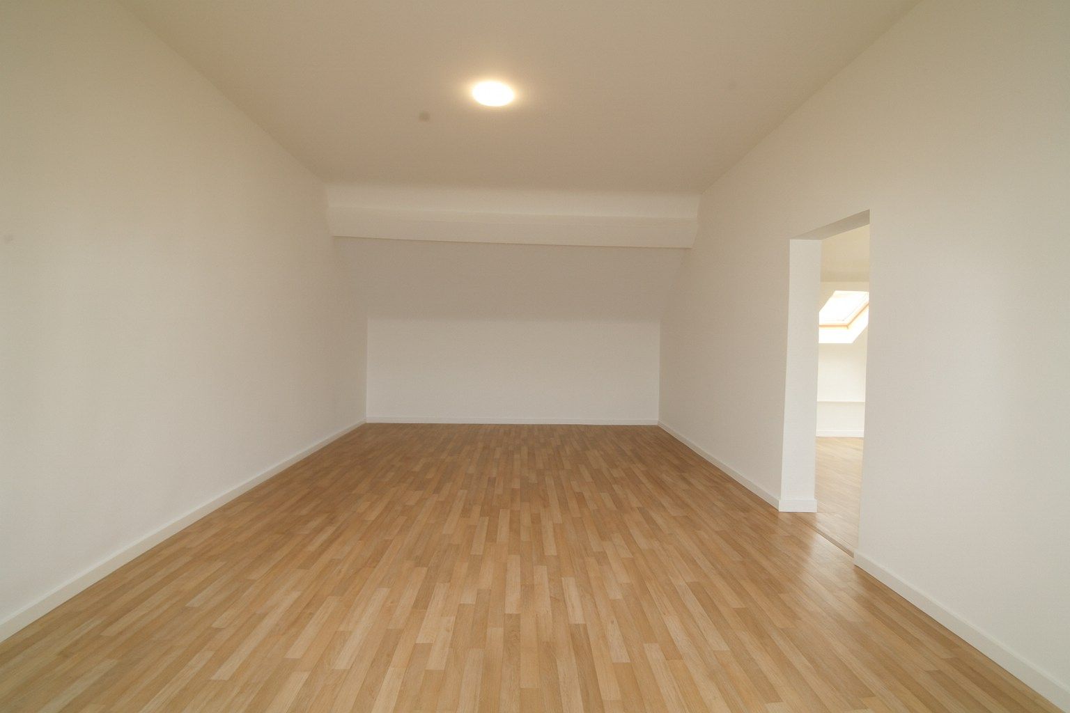 Te koop: Uitzonderlijk ruime stadswoning met 6 slaapkamers, garage en tuin in het hart van Sint-Niklaas! foto 21