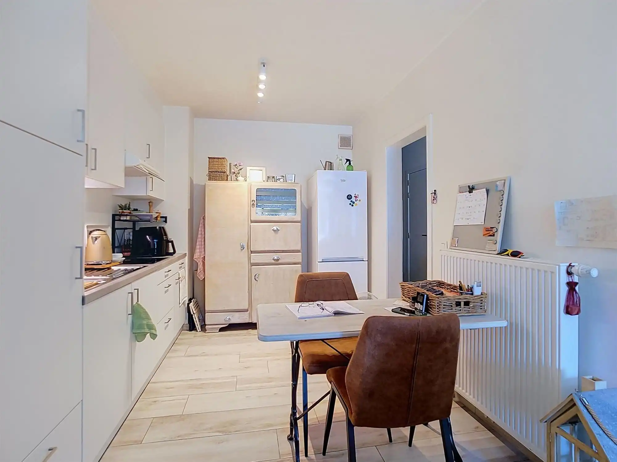 Goed gelegen appartement met twee slaapkamers en garage in het centrum foto 4