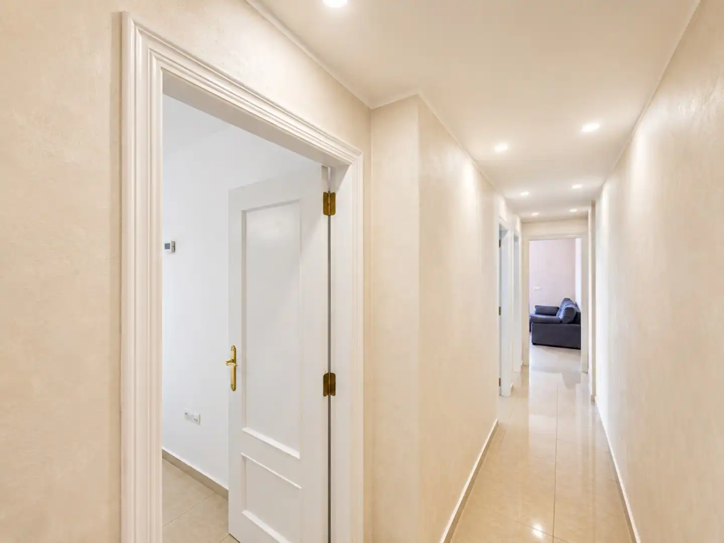 Volledig gerenoveerd appartement in El Galeón, Adeje, Rustig wonen in een woonwijk op Tenerife foto 14
