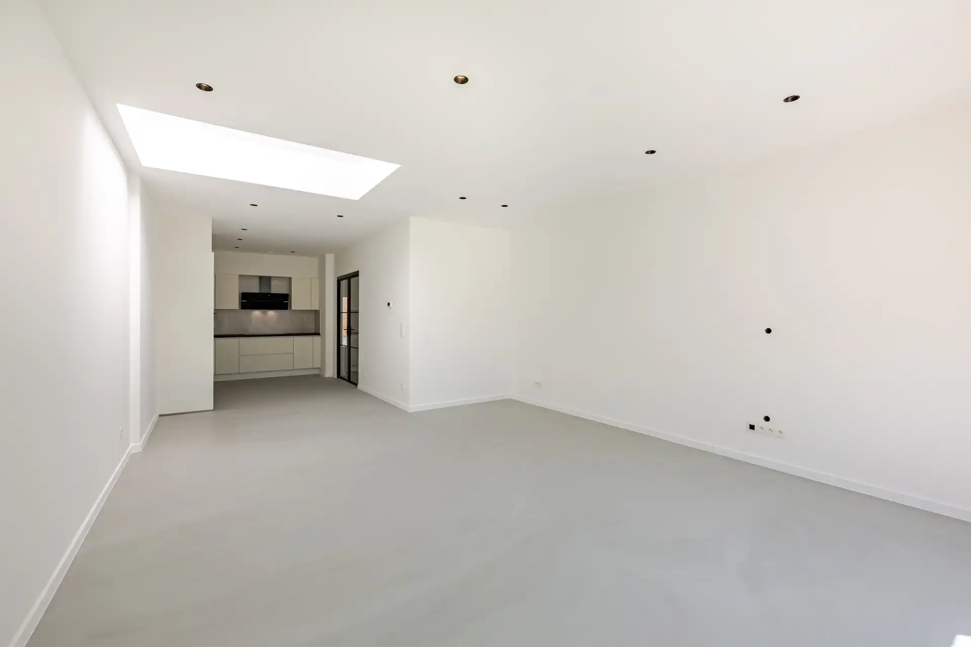 Top gerenoveerde woning met 2 slks en terras foto 8