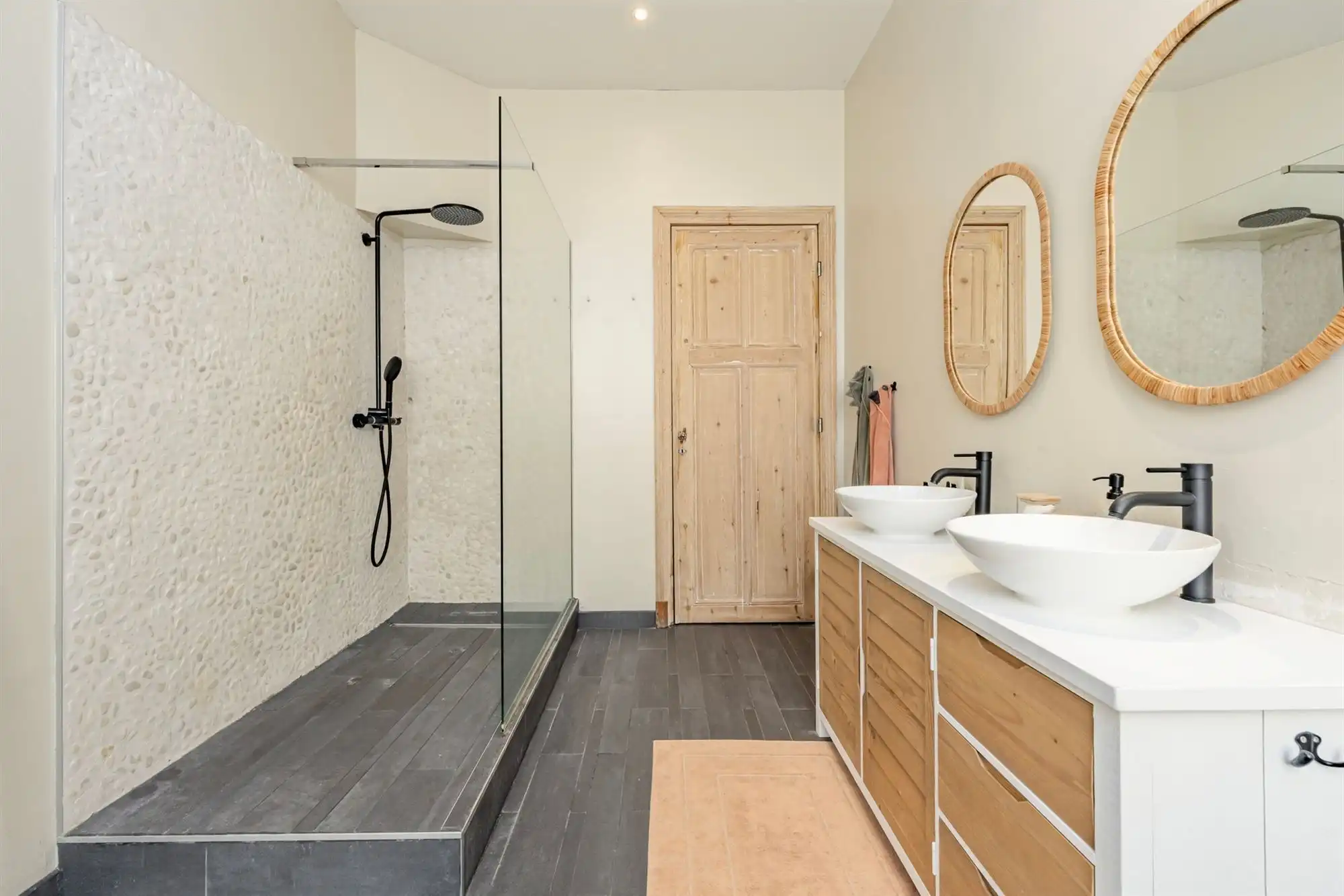 Statige herenwoning met karakter, ruimte en moderne luxe op toplocatie in Oostende foto 23