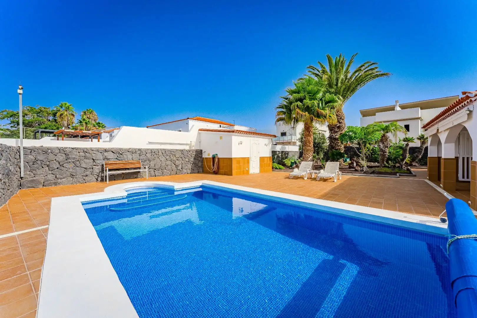 Buitengewone elegante villa aan golfbaan met zicht op zee! foto 4