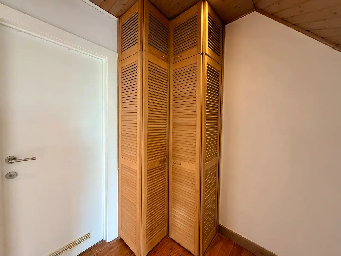 Instapklare woning in het centrum van Roeselare! foto 7