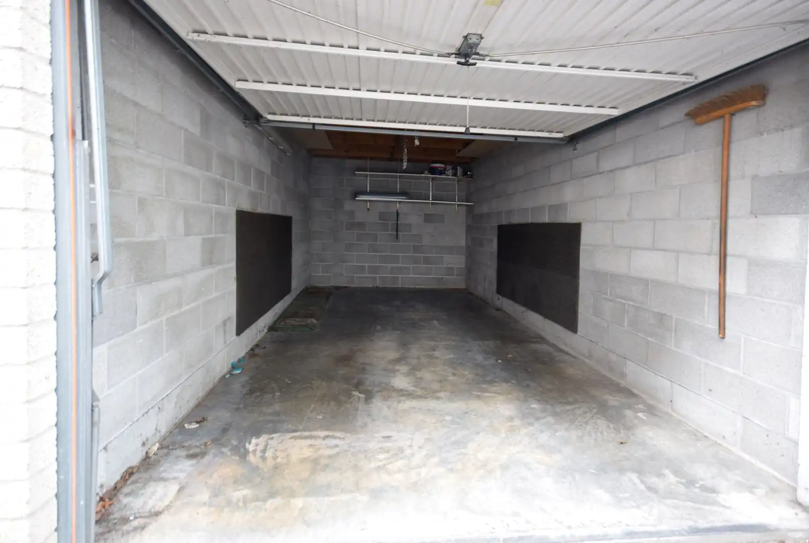 Ruim appartement met 2 slaapkamers en terras in residentie Helminge foto 8