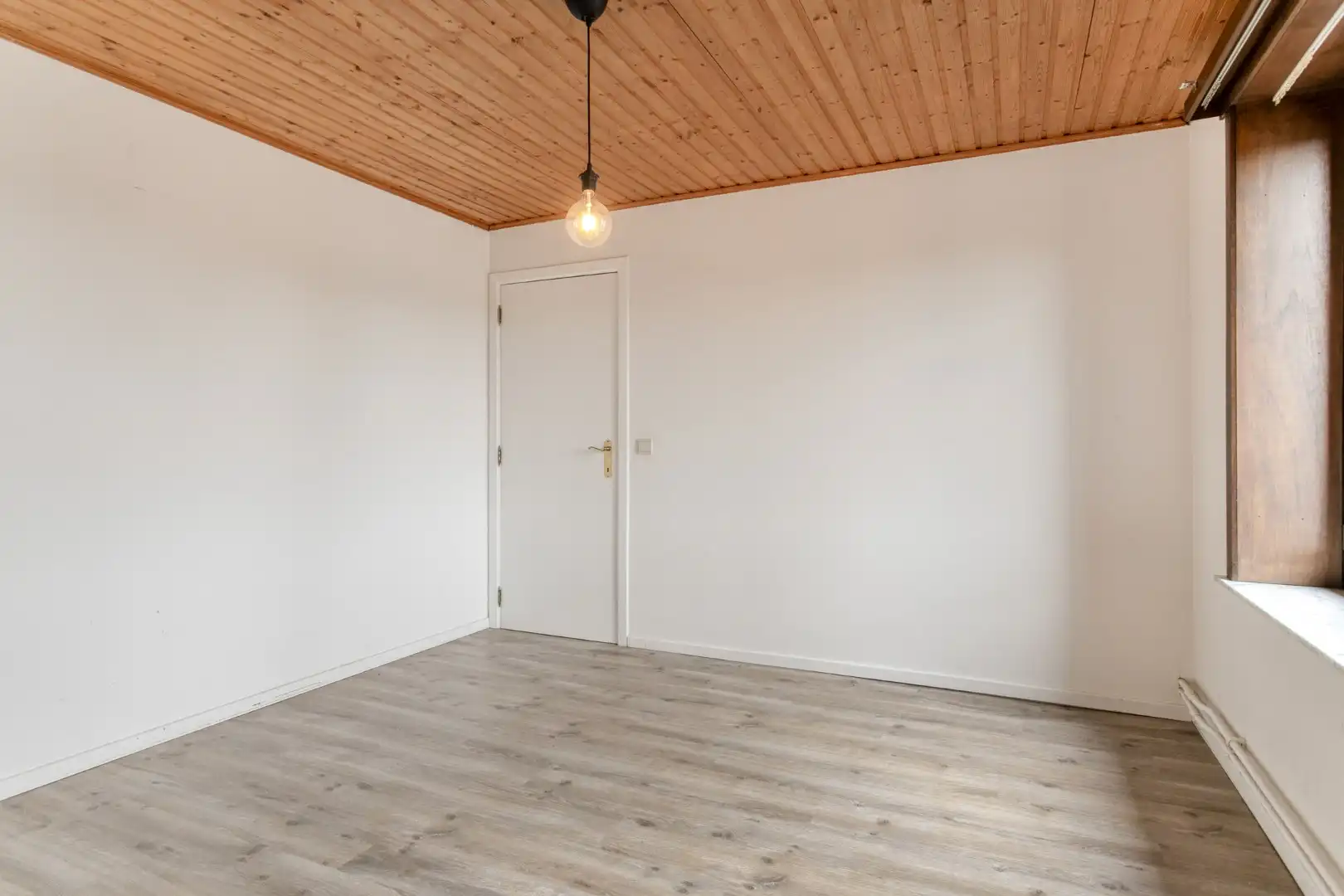 Ruime woning met 3 slaapkamers! foto 20