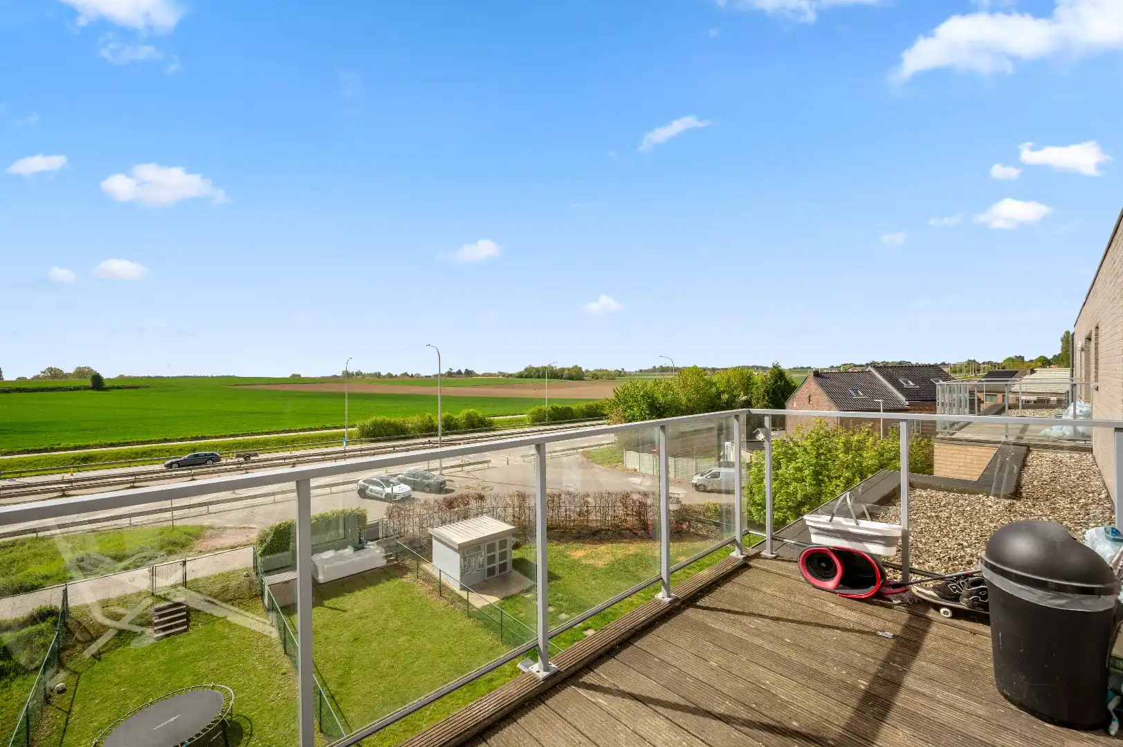 Prachtig ruim app. met 2 slpks, terras en autostaanplaats foto 2