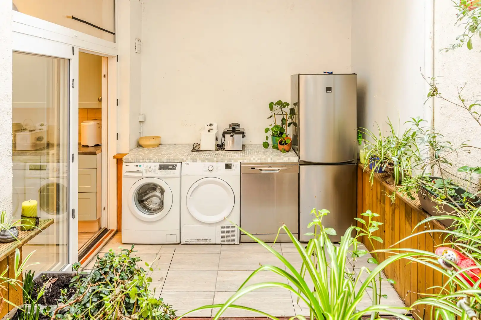 Op te frissen Belétage woning in rustige wijk foto 9