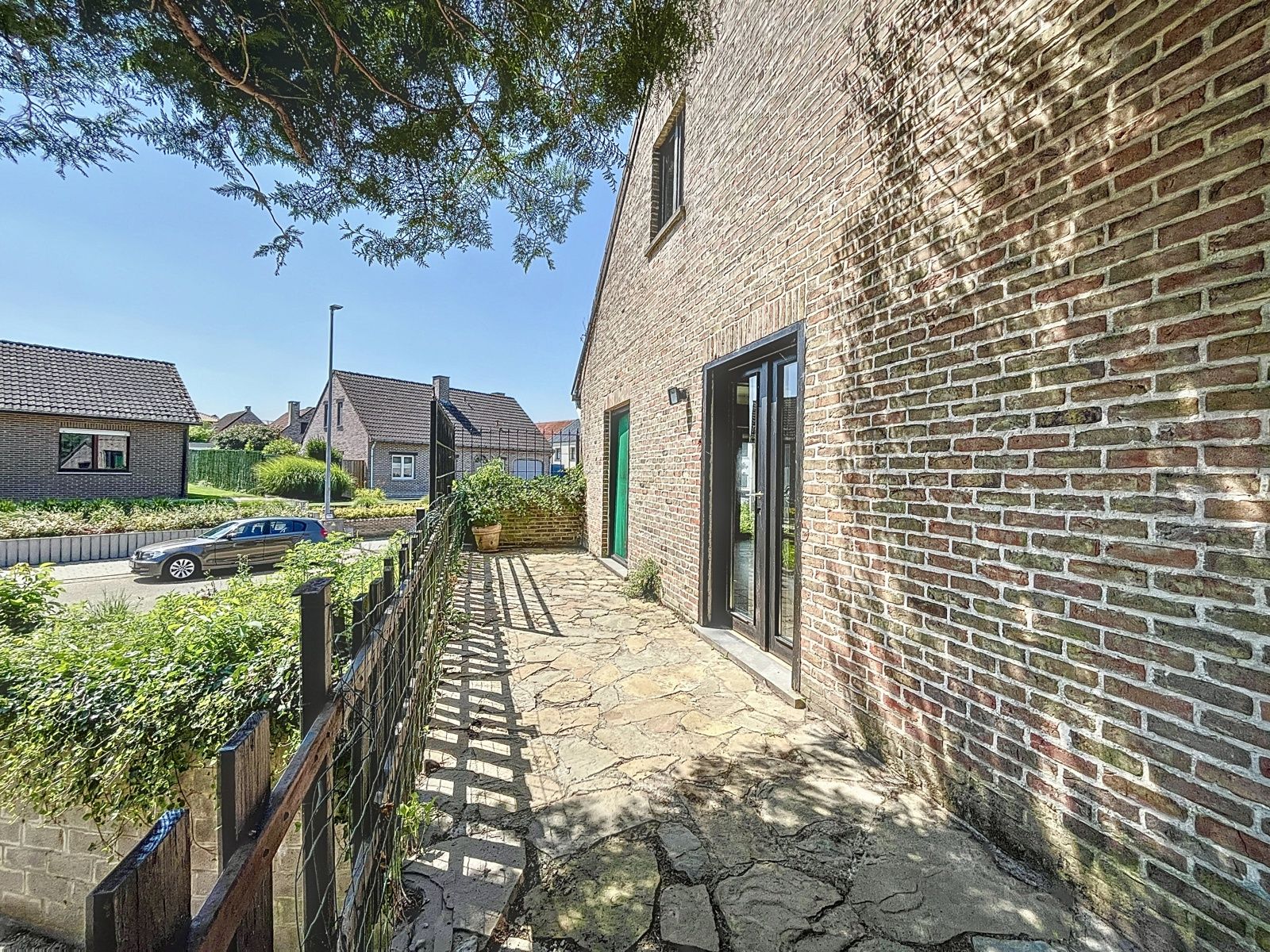 Vrijstaande woning met tuin in een rustige wijk foto 32