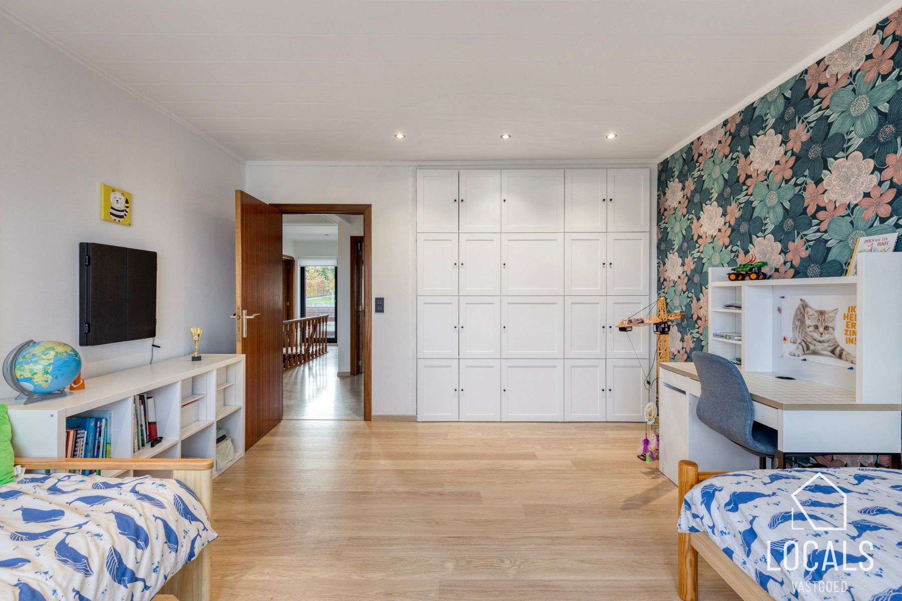 Halfopen bebouwing in het pitoreske Pollare foto 12