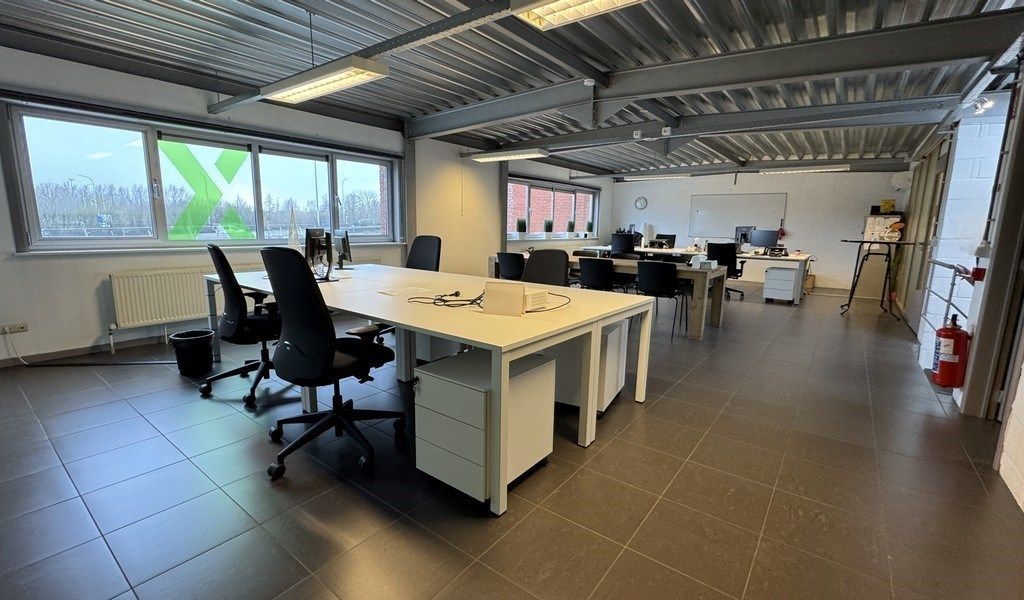 Commercieel gelegen kantoor te huur aan R4 in Mariakerke (Gent) foto 10