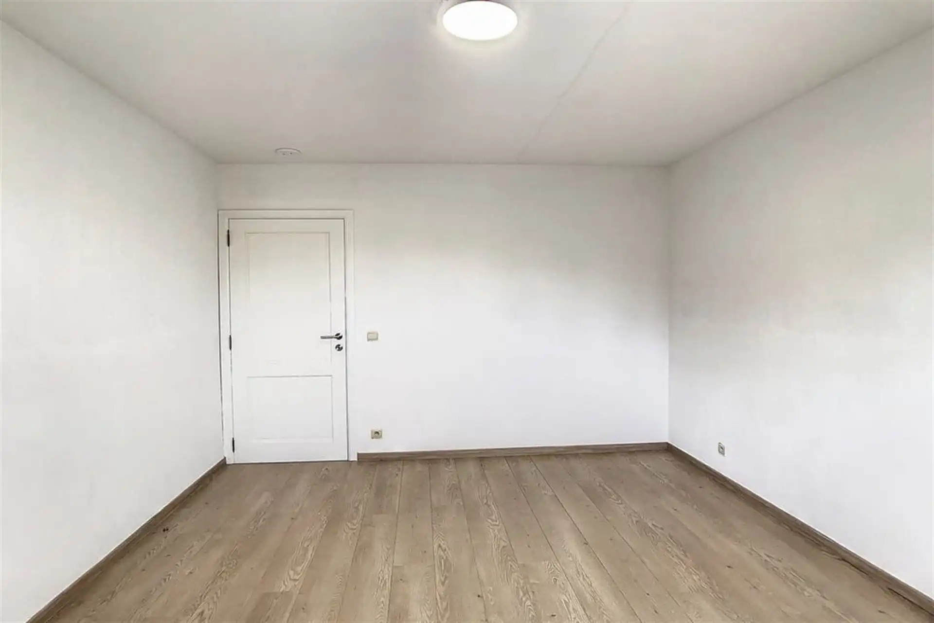 Villa met mooie tuin in rustige straat foto 19