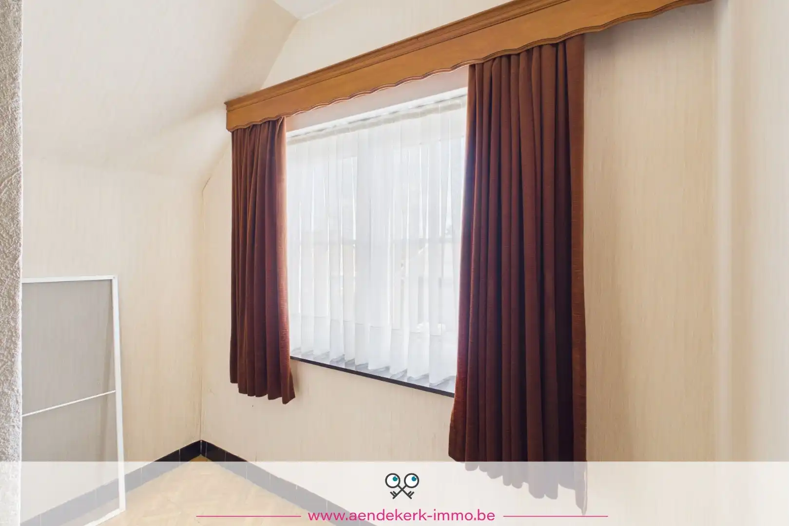 Vrijstaande woning met 4 slaapkamers en garage, zonder renovatieplicht  foto 15