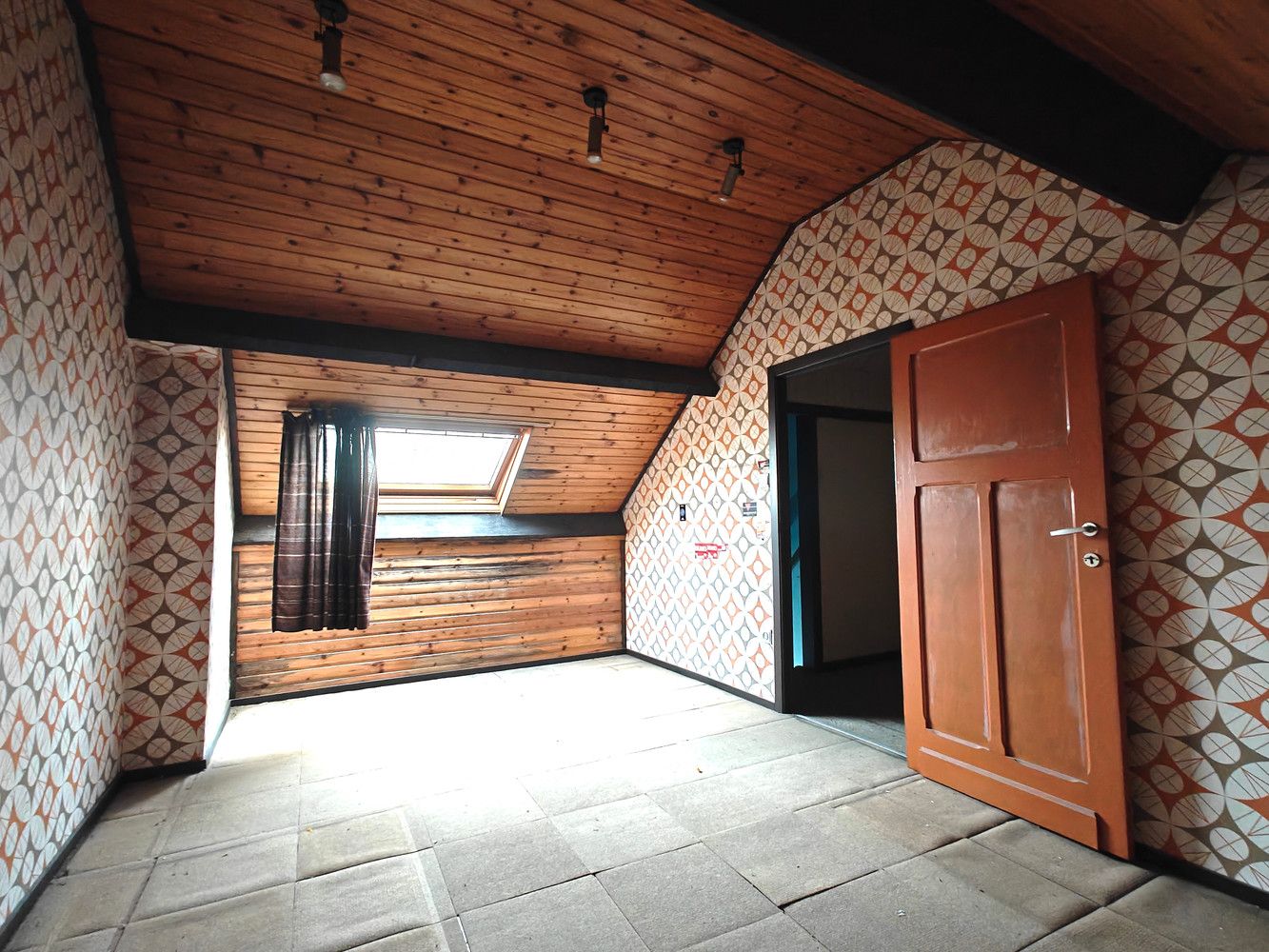 Te renoveren rijwoning met 3 slaapkamers en leuke tuin foto 17