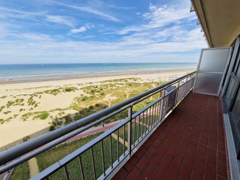 Te renoveren appartement met panoramisch zicht op zee foto 5