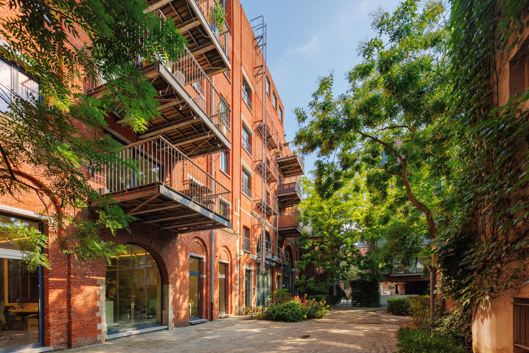 Ruimtelijk wonen in voormalige IJsfabriek in Antwerpen-Zuid foto 18
