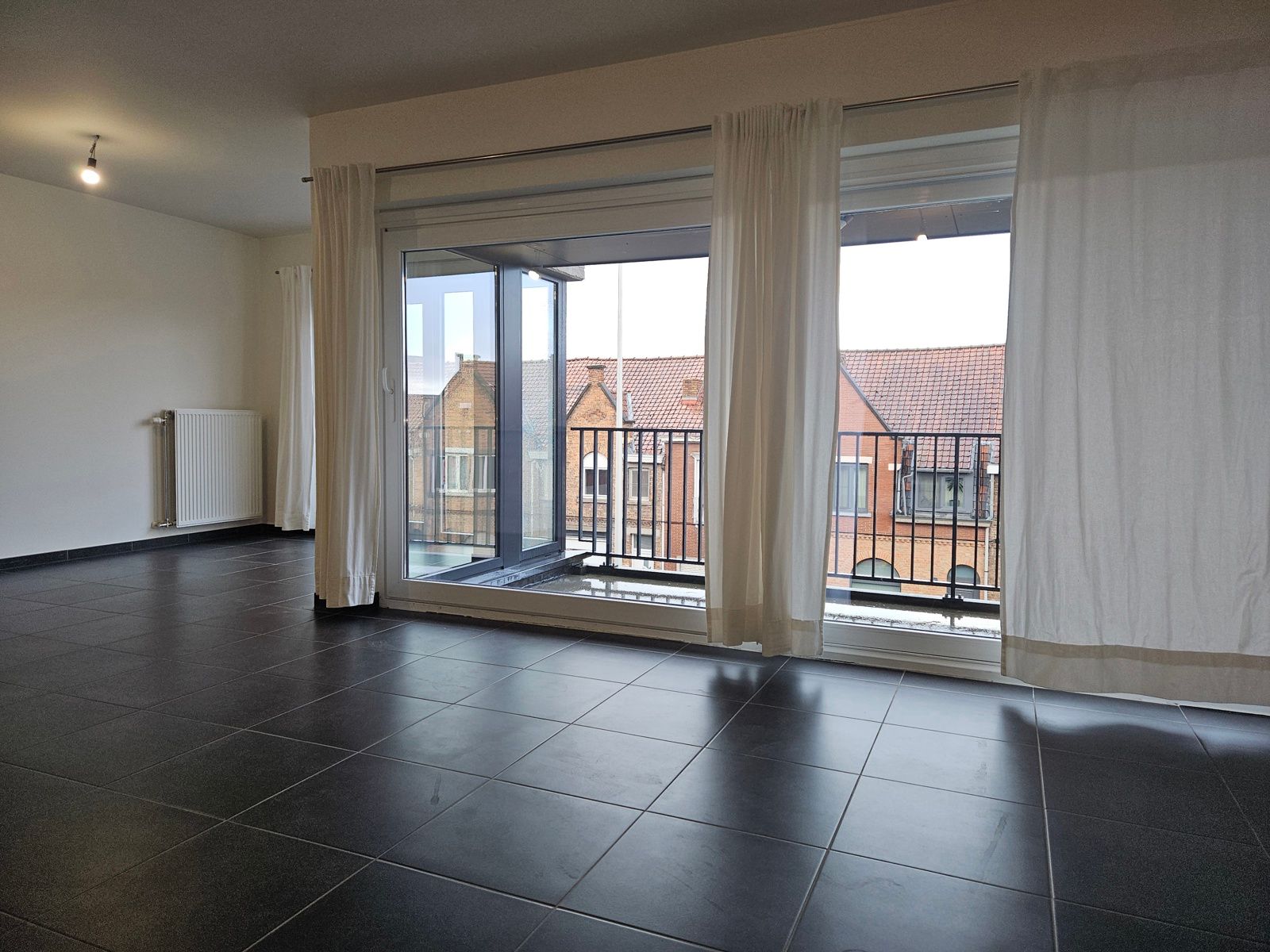 Tof instapklaar appartement met terras en autostandplaats! foto 3