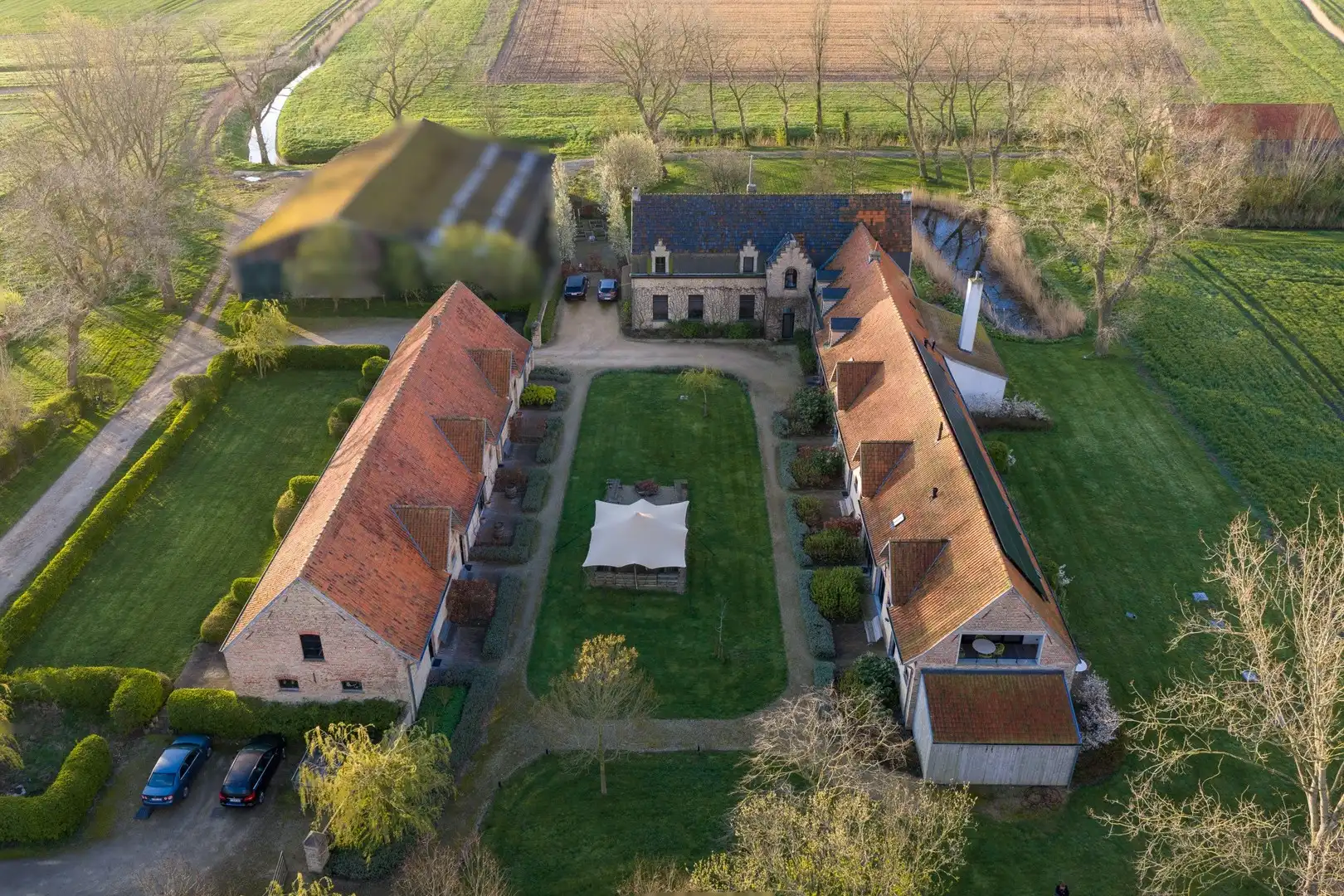 Exclusieve historische herenhoeve 'Groot Noordhof' met 8 vergunde vakantielogies op topligging nabij zee foto 65