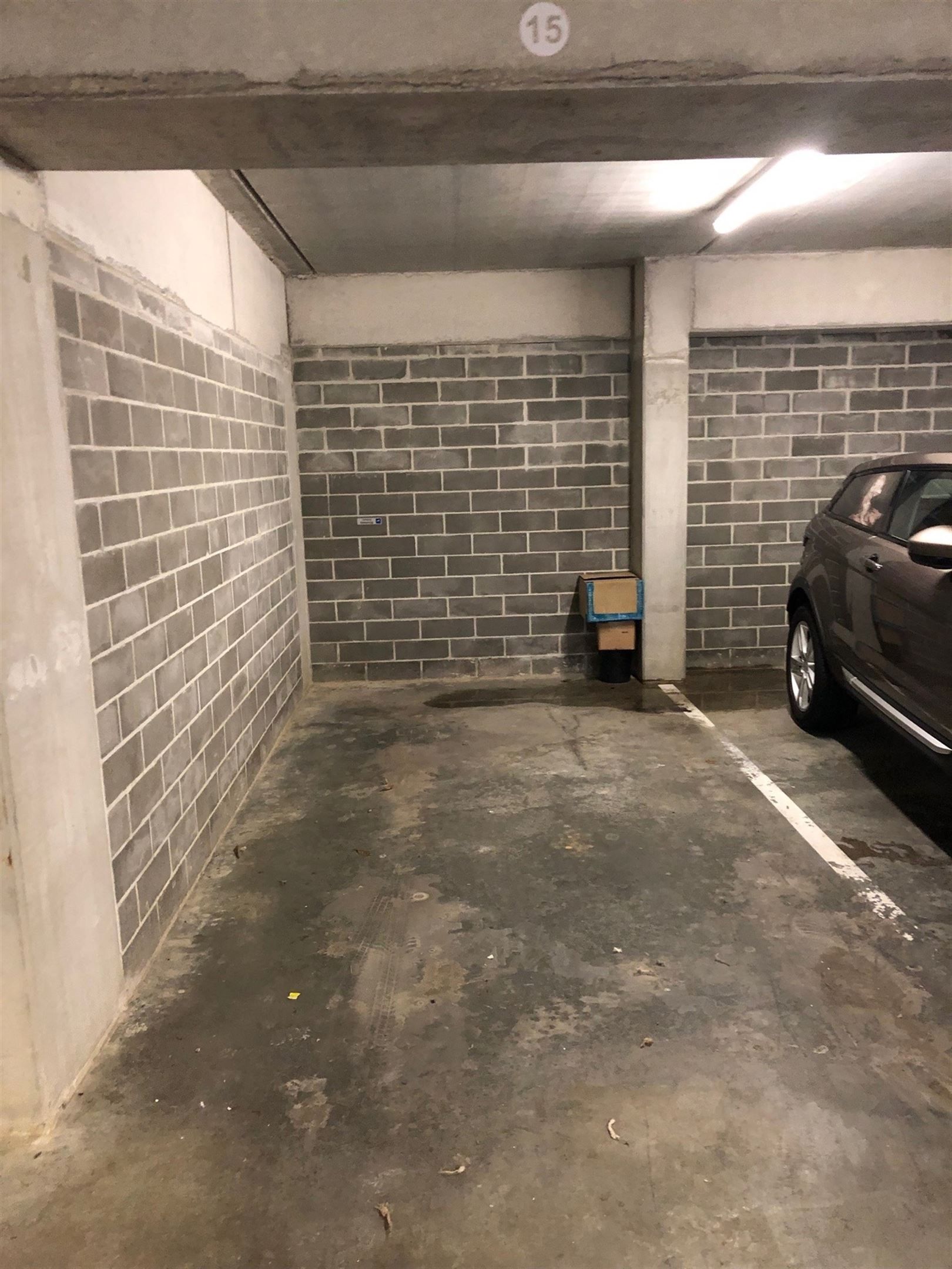 Ondergrondse staanplaatsen te huur in Ronse foto {{pictureIndex}}