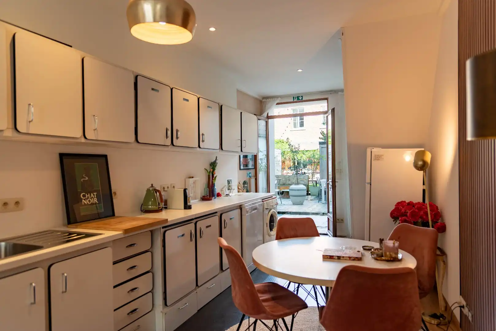 Charmante woning met 2 slaapkamers en stadstuin foto 4