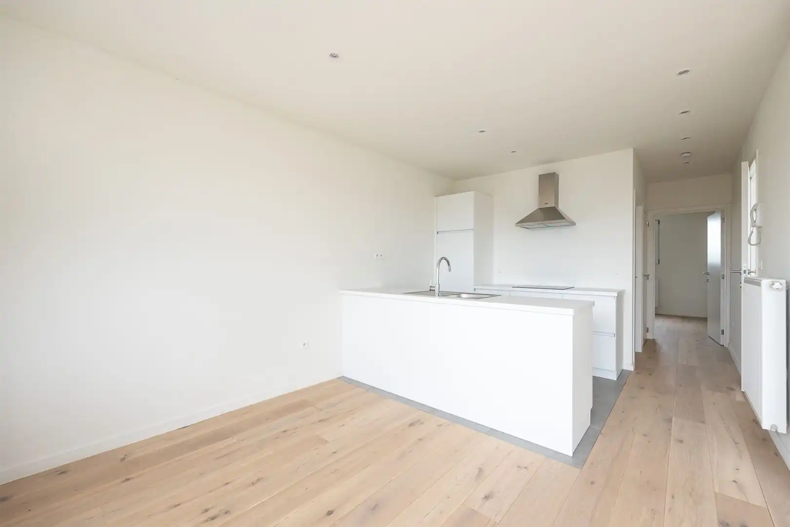 Lichtrijk 1-slaapkamerappartement met terras foto 4