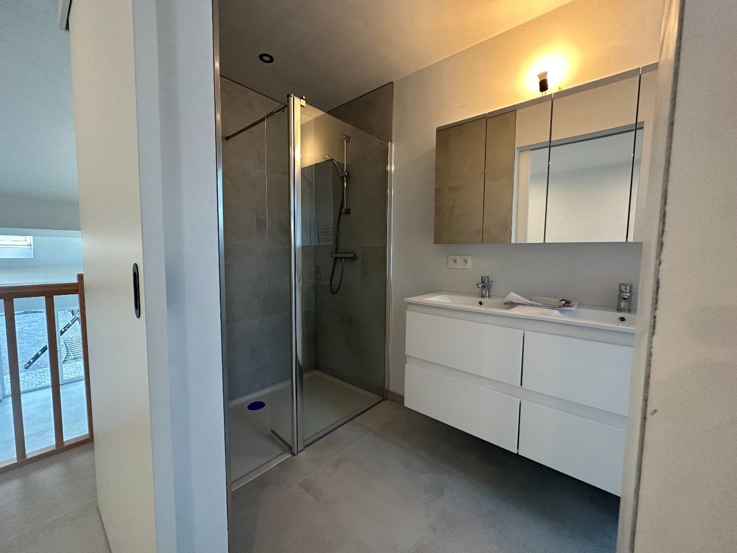 Volledig vernieuwde woning met 2 slaapkamers foto 8