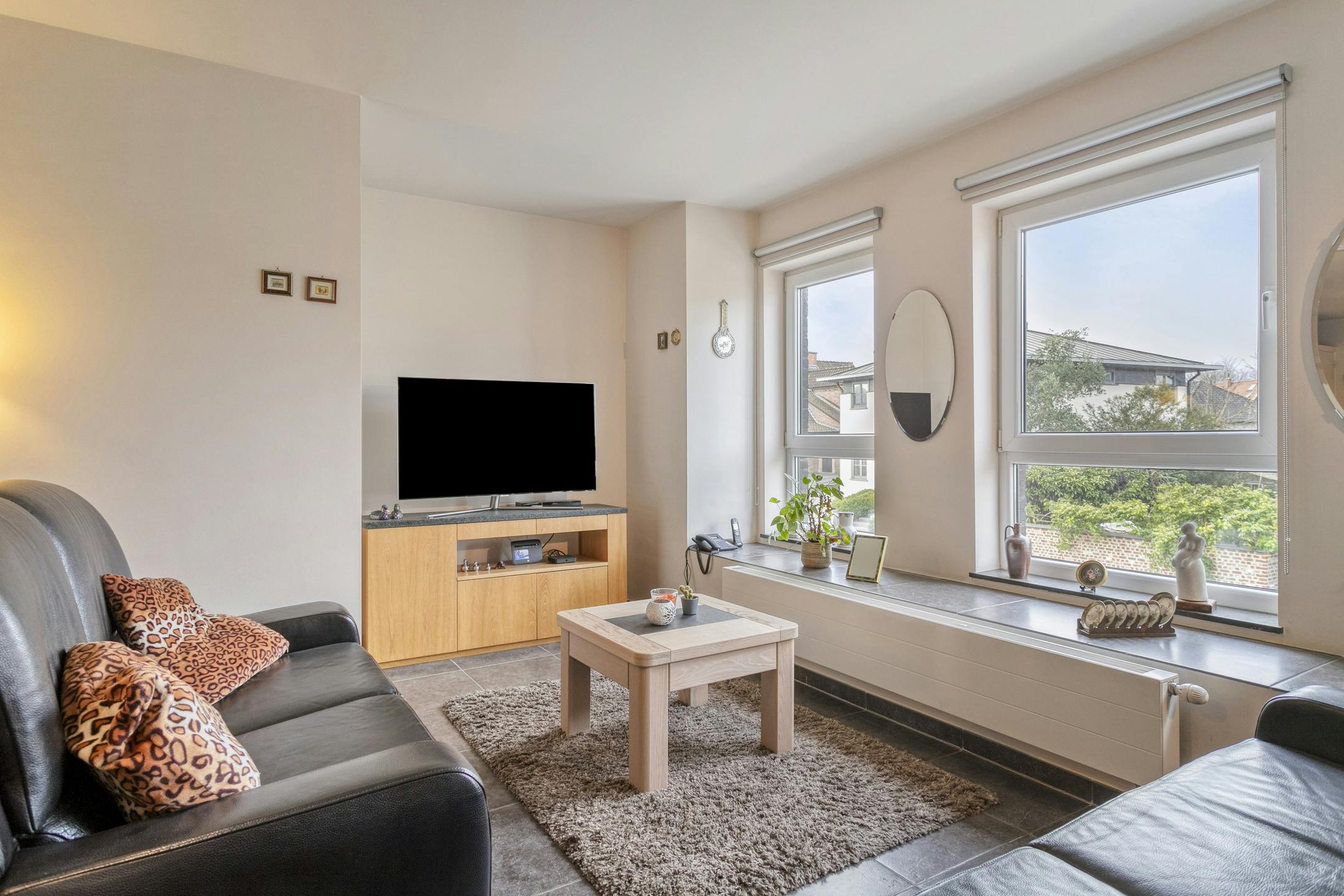 Instapklaar 2-slaapkamerappartement in centrum Merelbeke foto {{pictureIndex}}