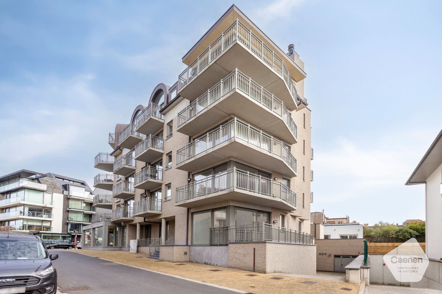 Lichtrijk gelijkvloers nieuwbouwappartement met 1 kamer in hartje Sint-Idesbald foto 2