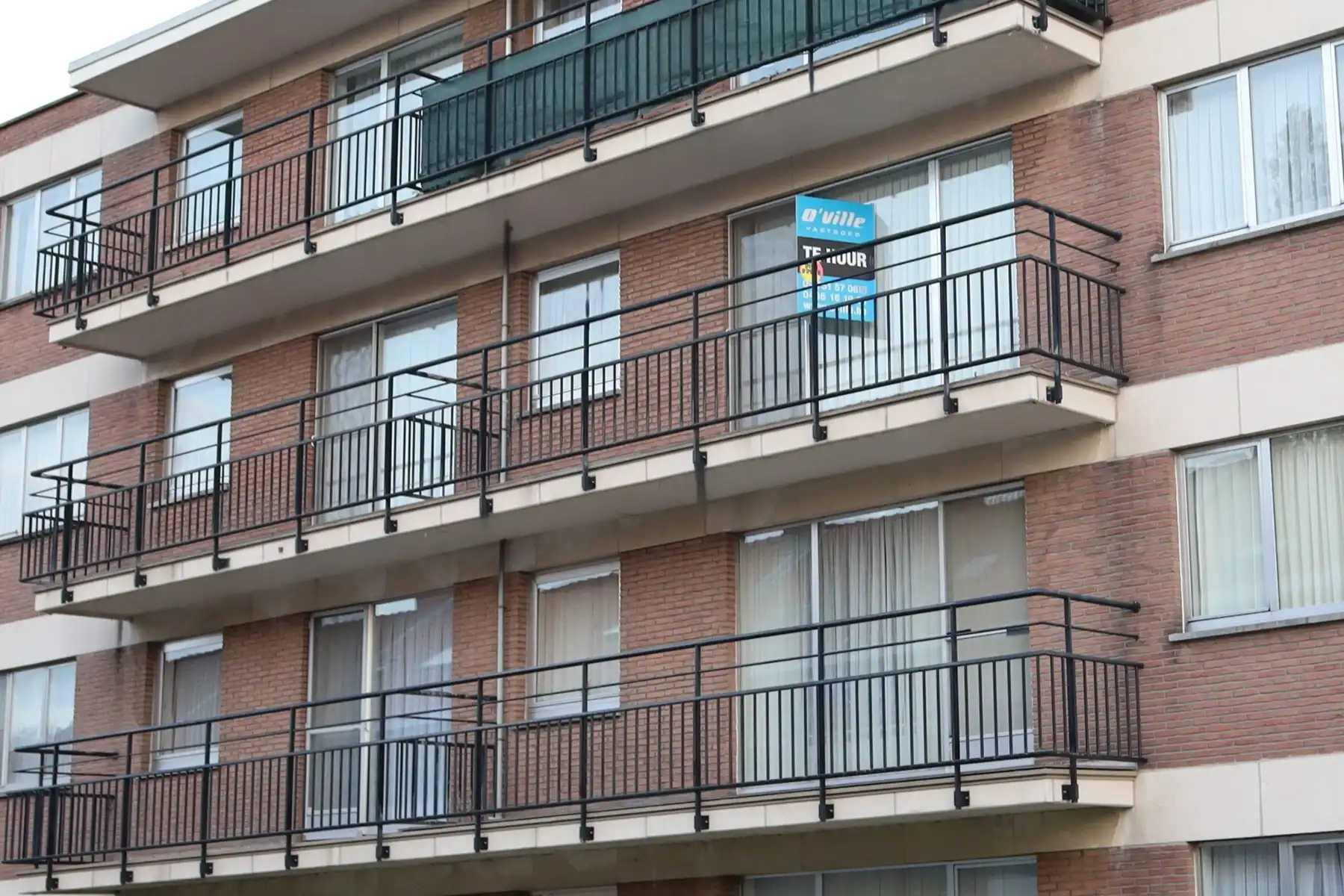 CENTRUM KORTENBERG appartement met terras, grote kelder en afgesloten garagebox foto {{pictureIndex}}