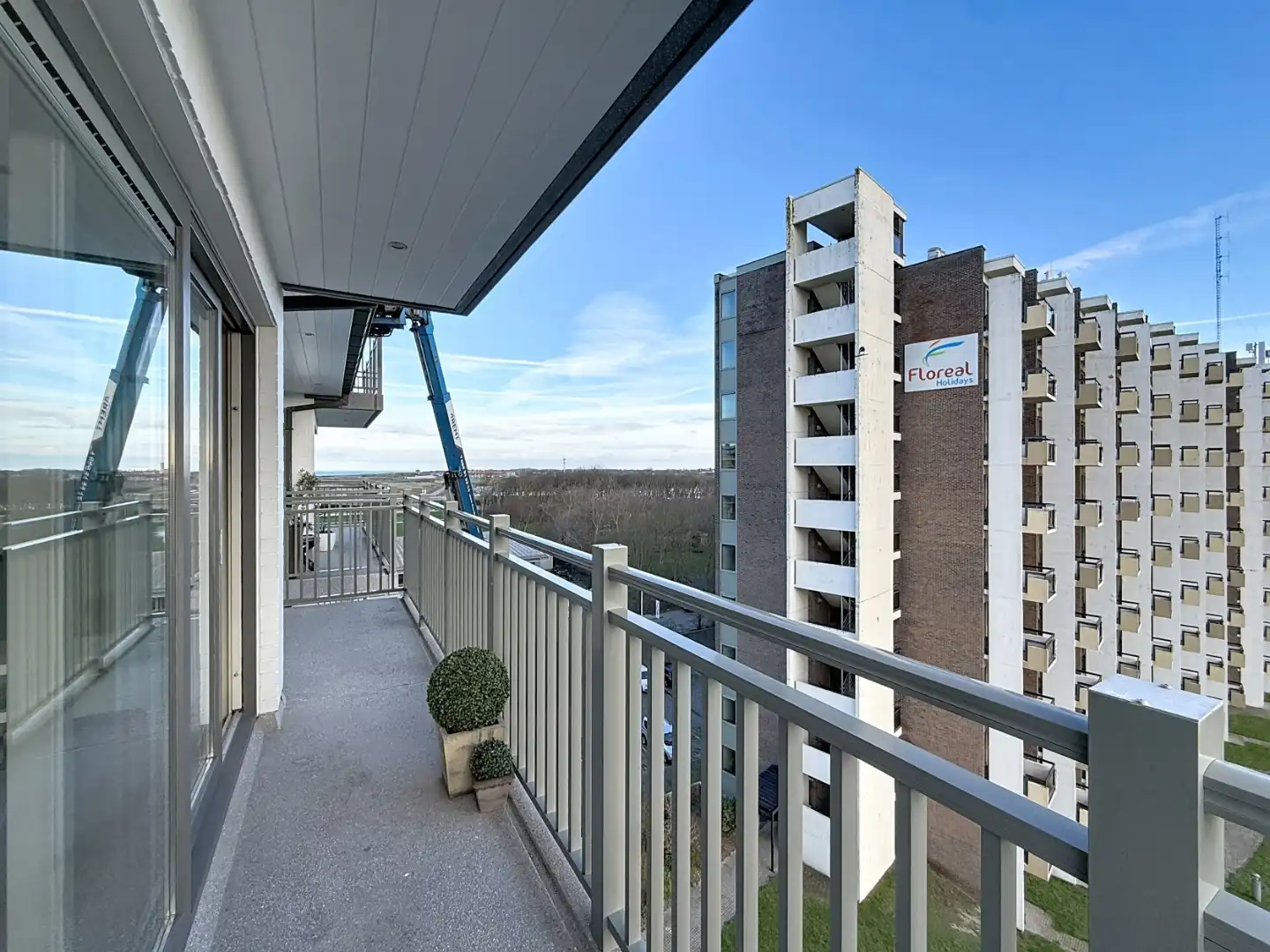 Stijlvol hoekappartement nabij de zee, de winkelstraat en de havengeul, met mooi uitzicht foto 14