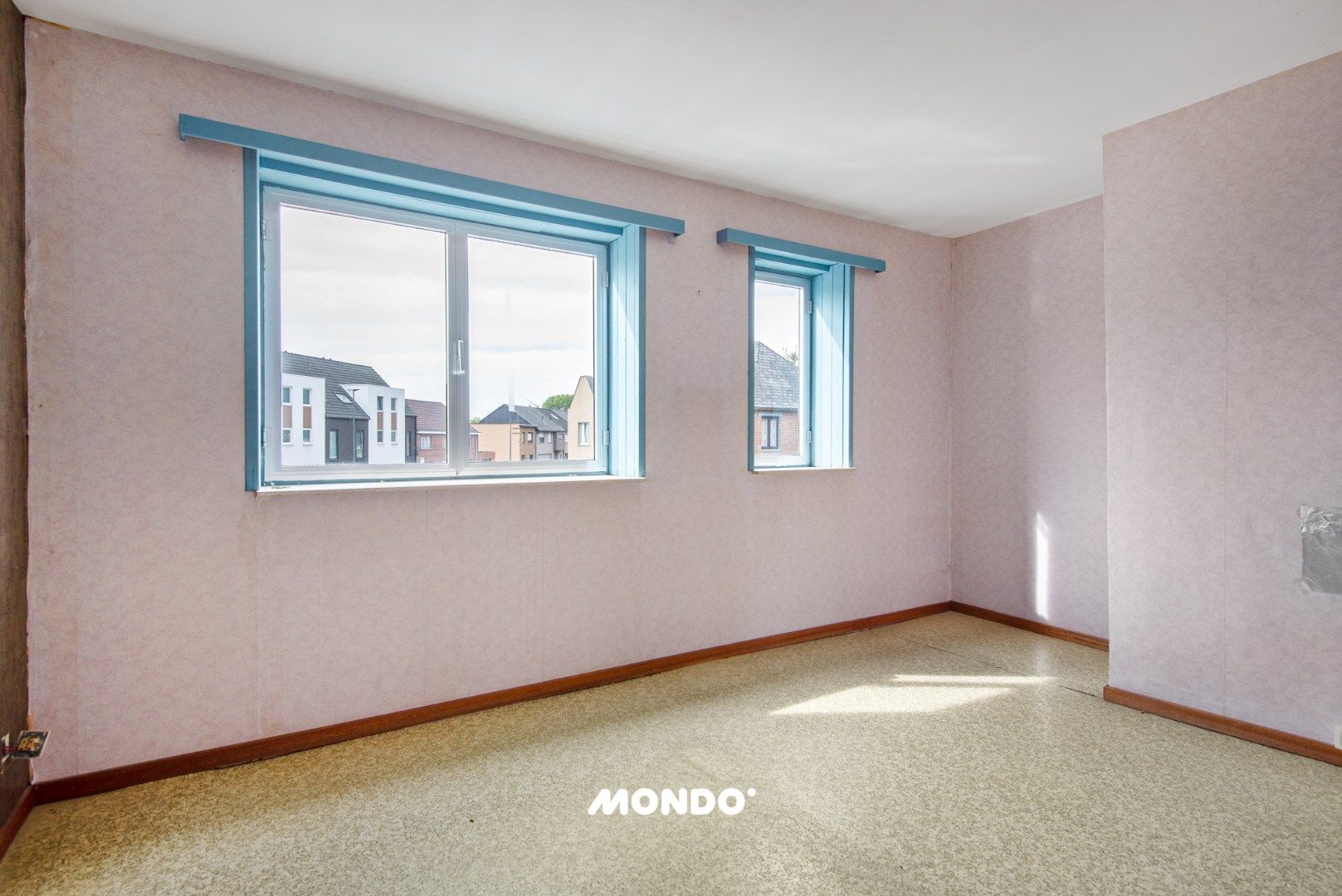 Te renoveren woning met veel potentieel!  foto 14