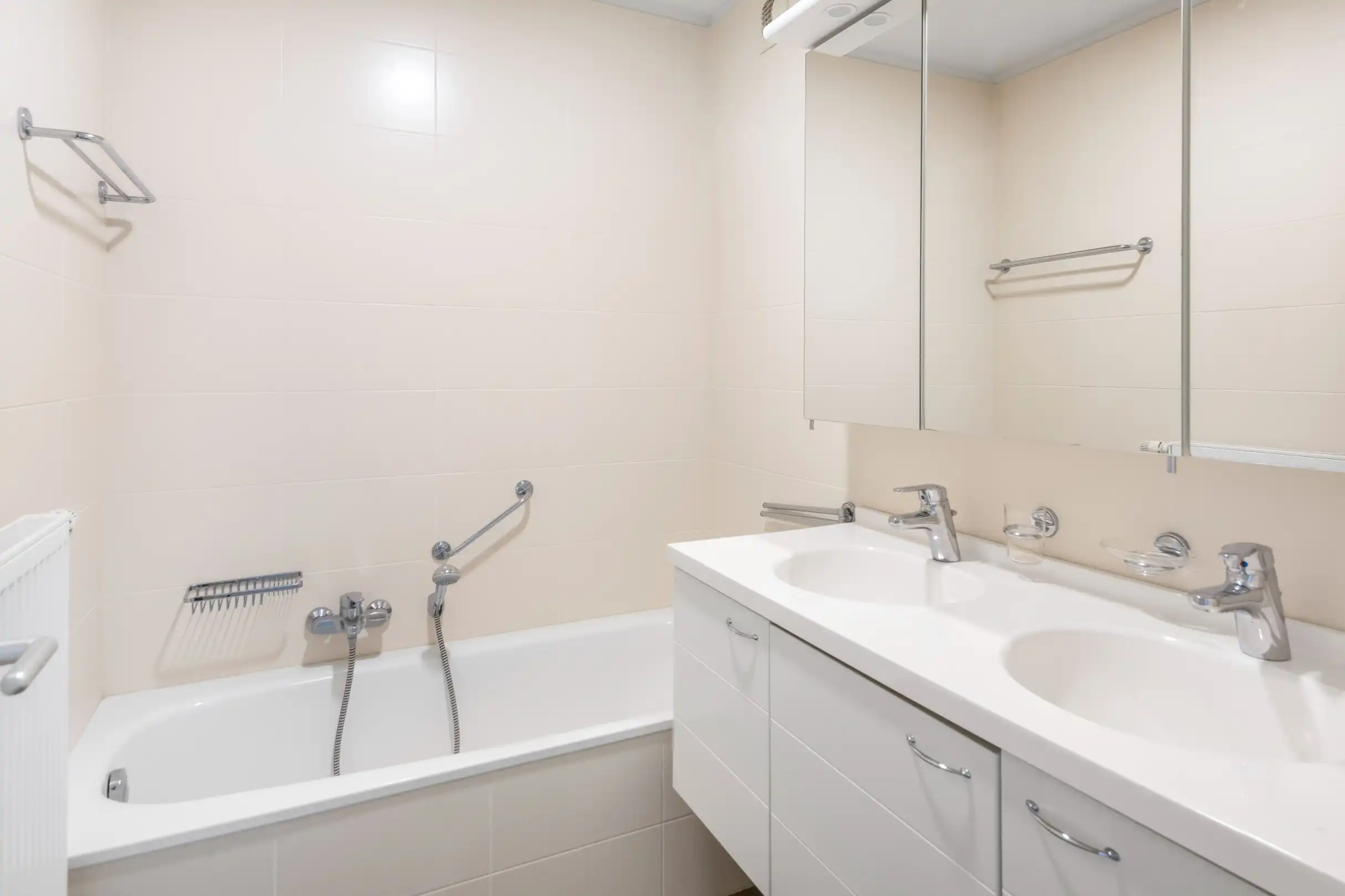 Instapklaar appartement met 3 volwaardige slaapkamers gelegen op de P. Parmentierlaan foto 9