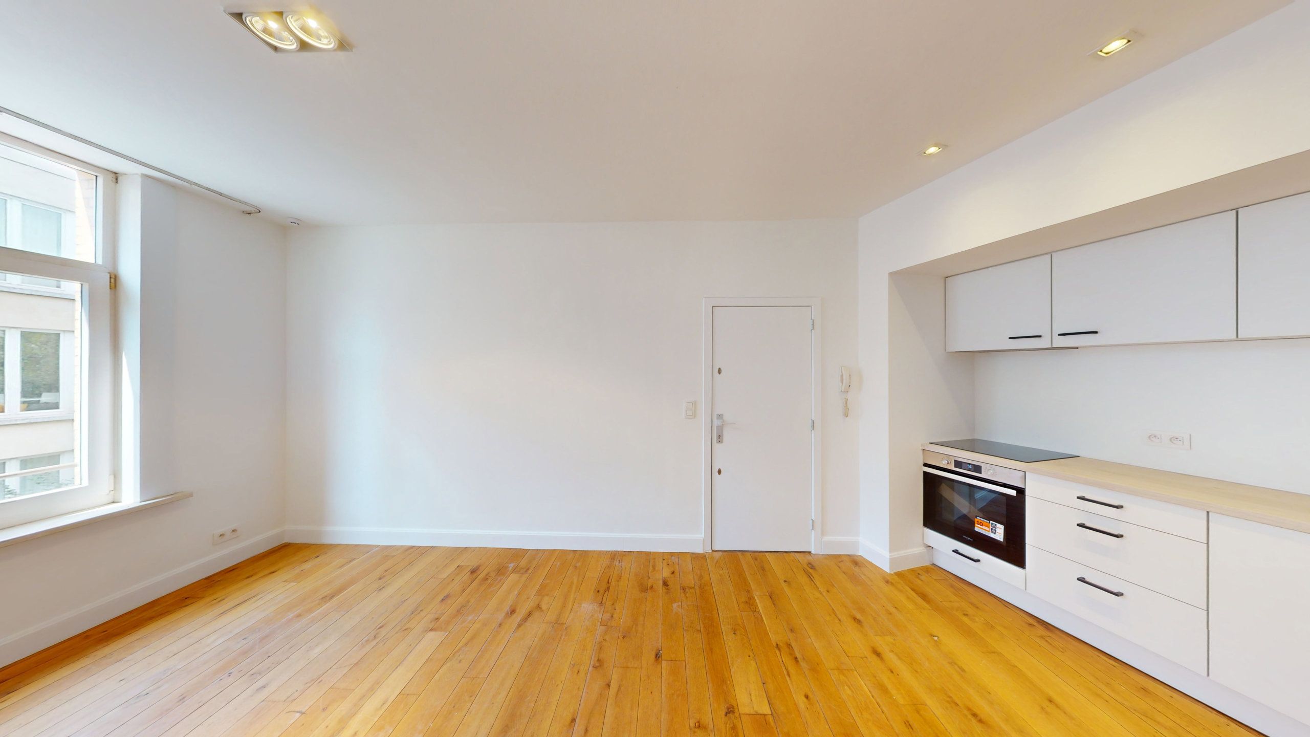 ANTWERPEN - Recent gerenoveerd appartement  foto 3