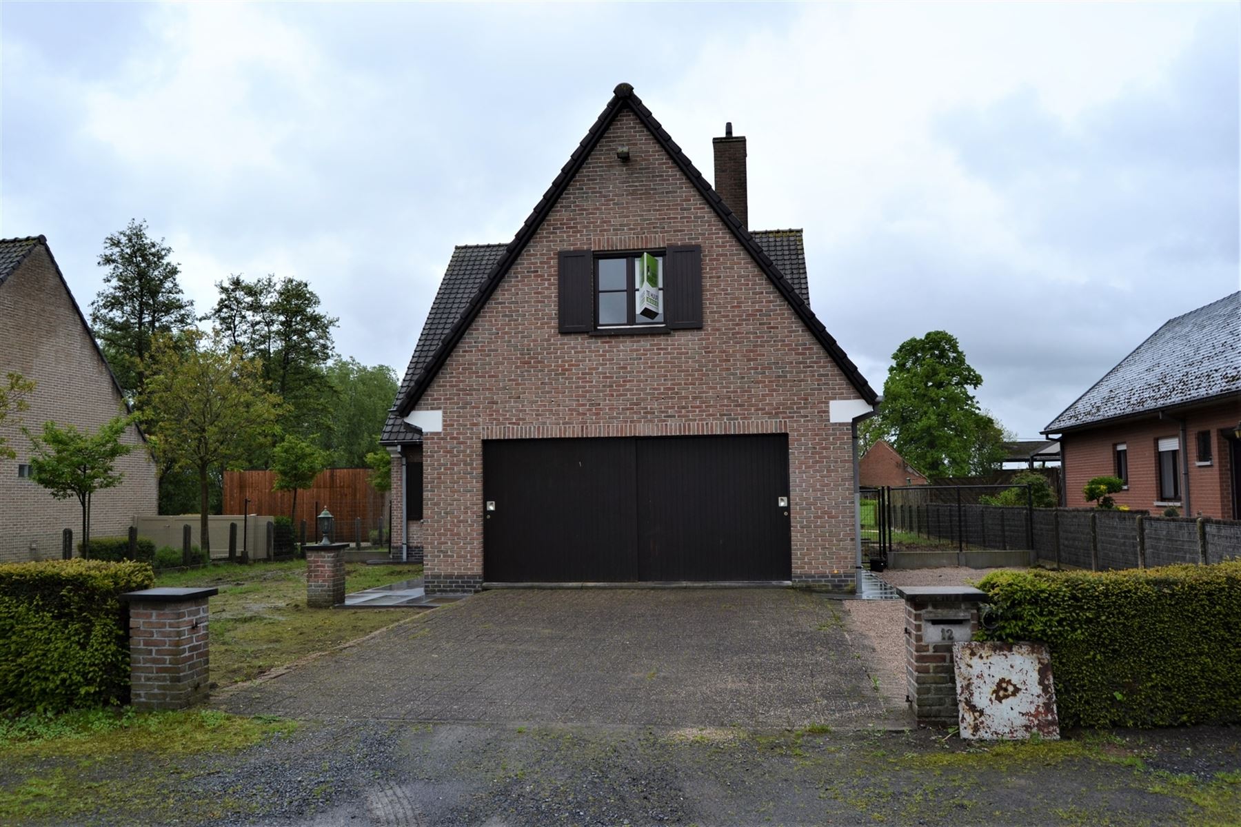 Villa met 4 ruime slaapkamers, dubbele garage en prachtig zicht foto 2