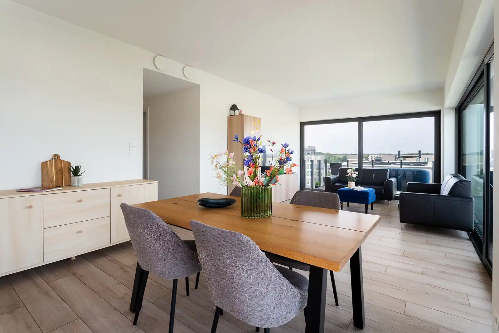 2 slaapkamer appartement met veel lichtinval foto 2